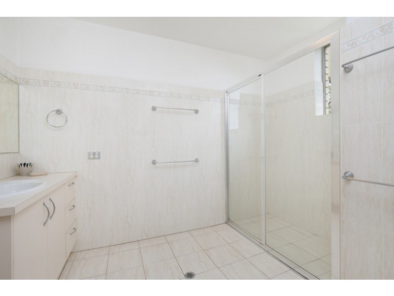 4/84 Norman Crescent, Norman Park QLD 4170