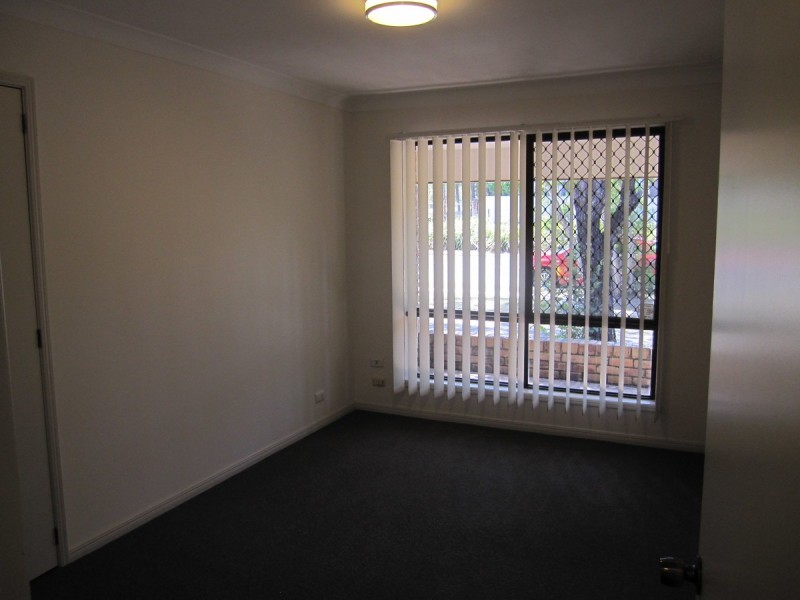 121 Meadowlands Road, Carindale QLD 4152