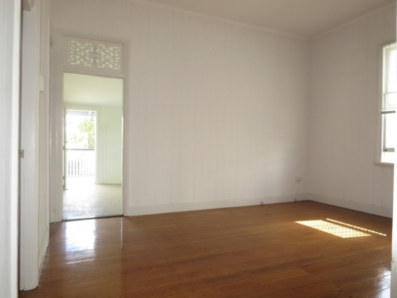 87 Old Cleveland Road, Greenslopes QLD 4120