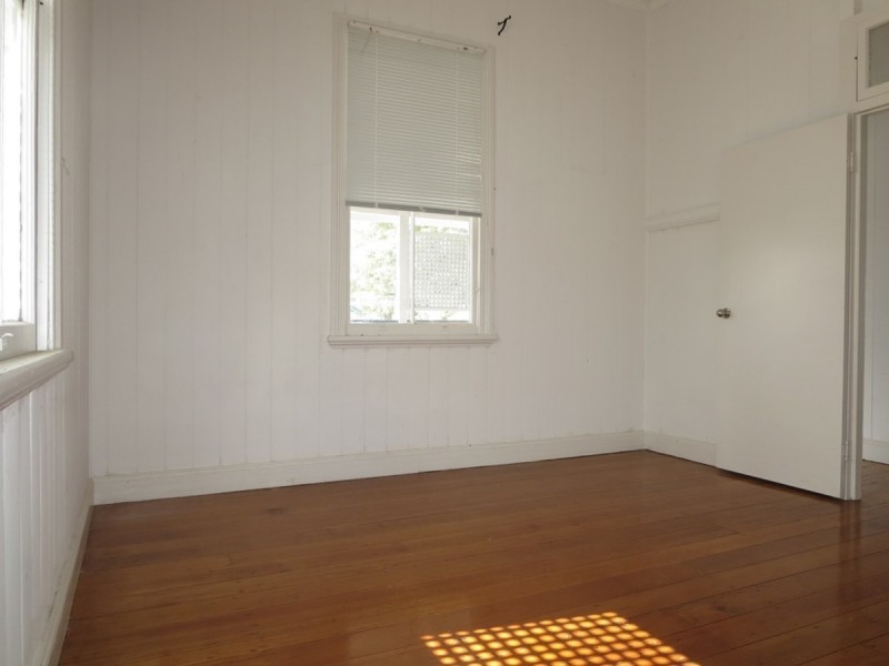 87 Old Cleveland Road, Greenslopes QLD 4120