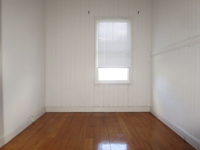 87 Old Cleveland Road, Greenslopes QLD 4120