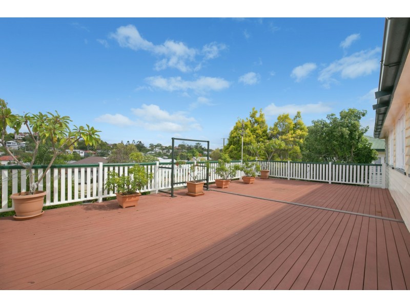 100 Plimsoll Street, Greenslopes QLD 4120