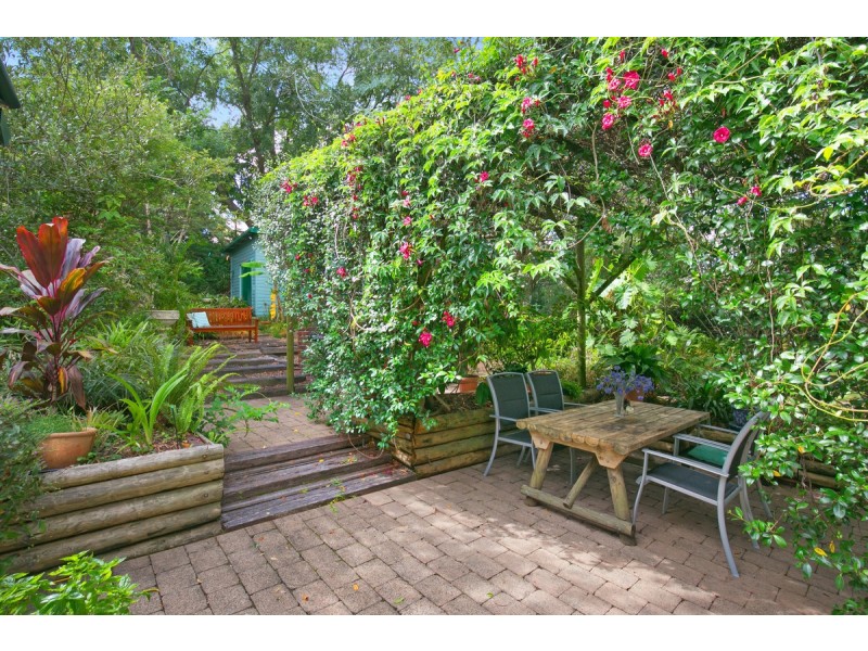 100 Plimsoll Street, Greenslopes QLD 4120