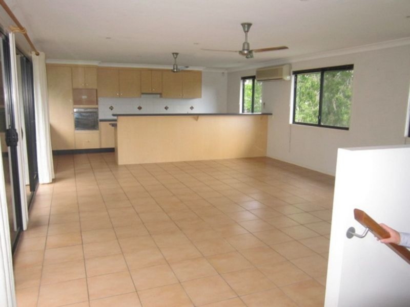 55 Roseglen Street, Greenslopes QLD 4120