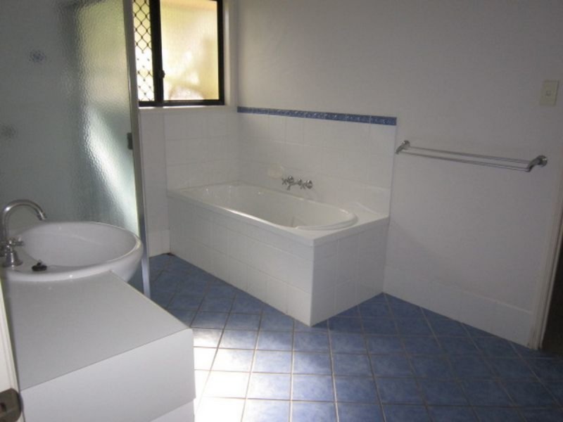 55 Roseglen Street, Greenslopes QLD 4120