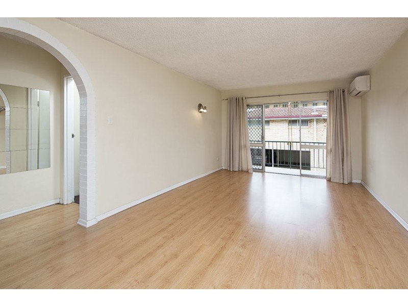 1/32 Macaulay Street, Coorparoo QLD 4151