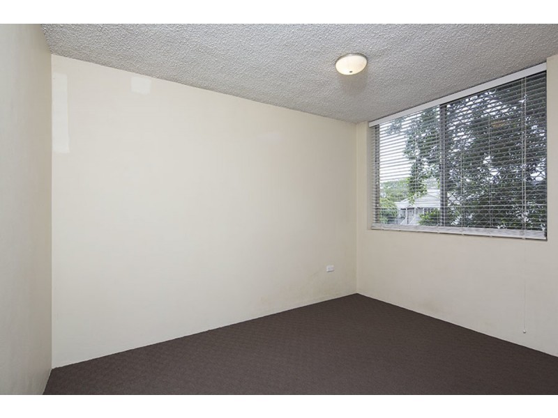 1/32 Macaulay Street, Coorparoo QLD 4151