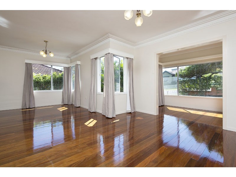 17 Smeaton Street, Coorparoo QLD 4151