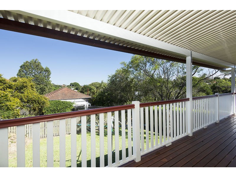 17 Smeaton Street, Coorparoo QLD 4151