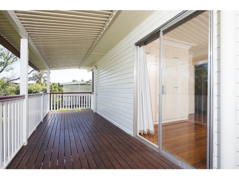 17 Smeaton Street, Coorparoo QLD 4151