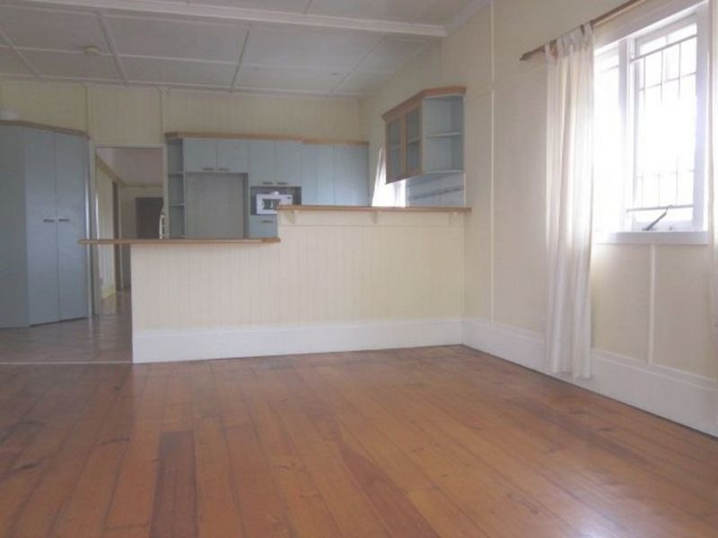 4 St Leonards Street, Coorparoo QLD 4151