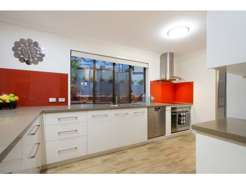 17 Warenda Street, Carina Heights QLD 4152