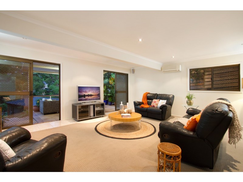 17 Warenda Street, Carina Heights QLD 4152