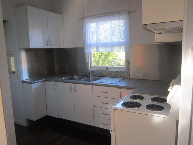 73 Fegen Drive, Moorooka QLD 4105