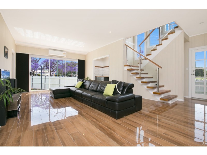 4 Frank Street, Norman Park QLD 4170