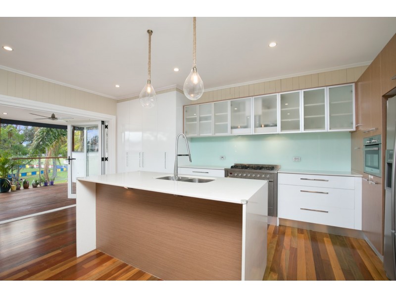 4 Frank Street, Norman Park QLD 4170