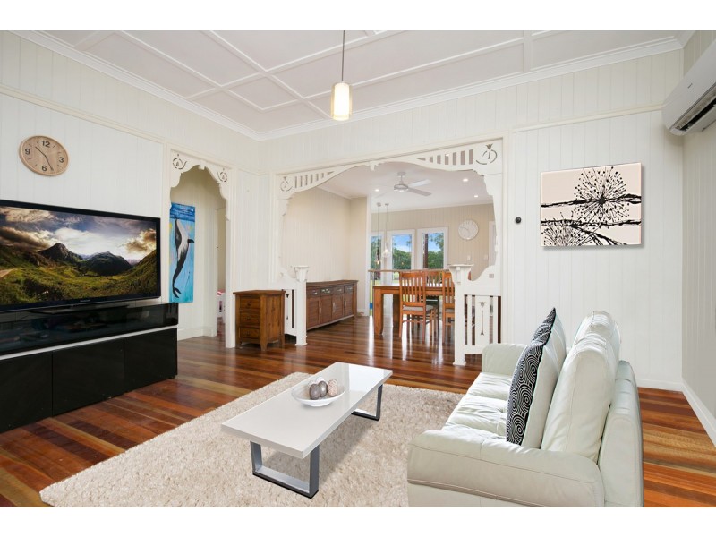 4 Frank Street, Norman Park QLD 4170