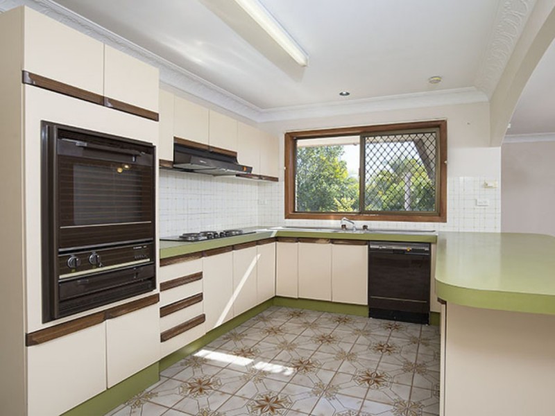 96 Kilmorey Street, Carindale QLD 4152