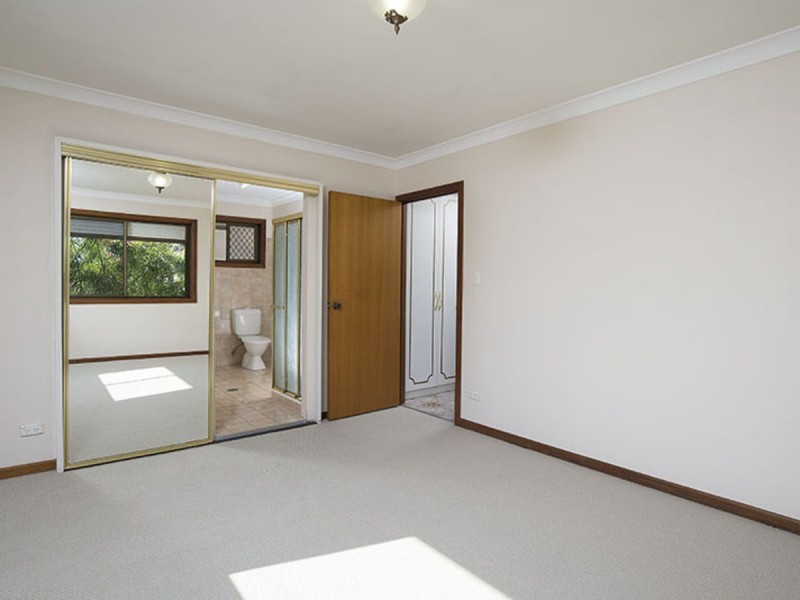 96 Kilmorey Street, Carindale QLD 4152