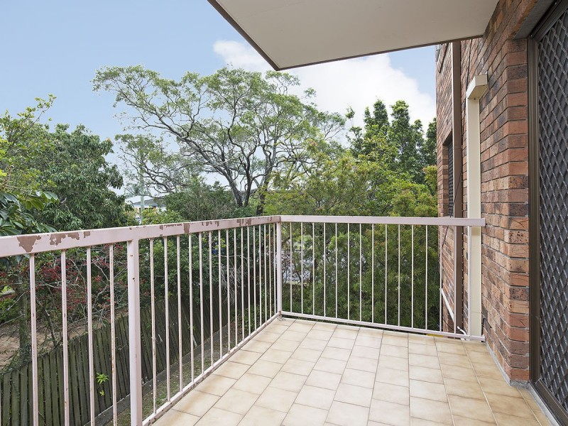 1/233 Cavendish Road, Coorparoo QLD 4151