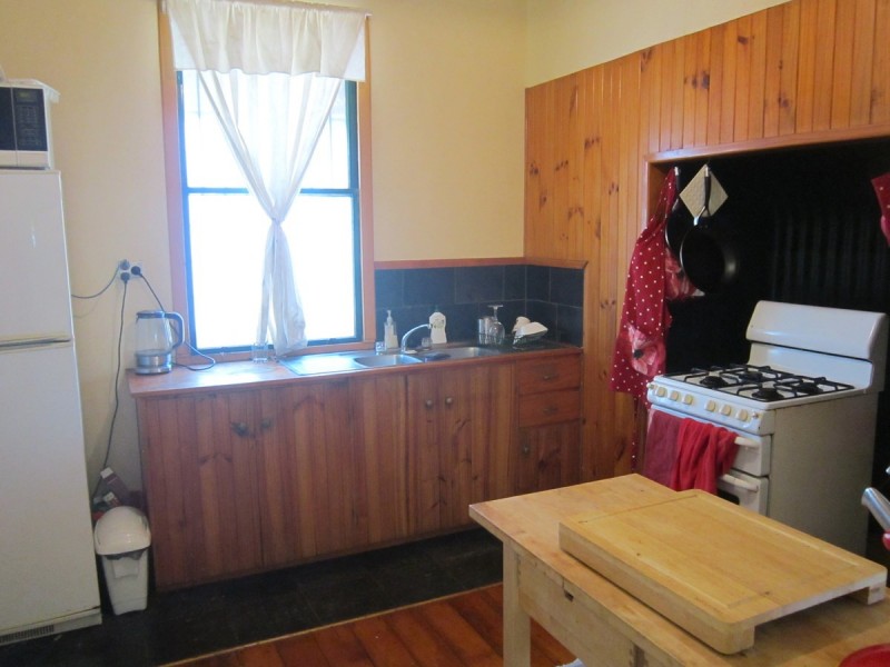 85 Cavendish Road, Coorparoo QLD 4151