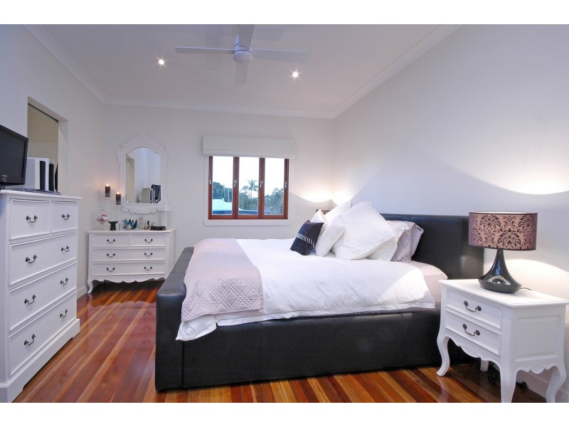 57 Molloy Road, Cannon Hill QLD 4170