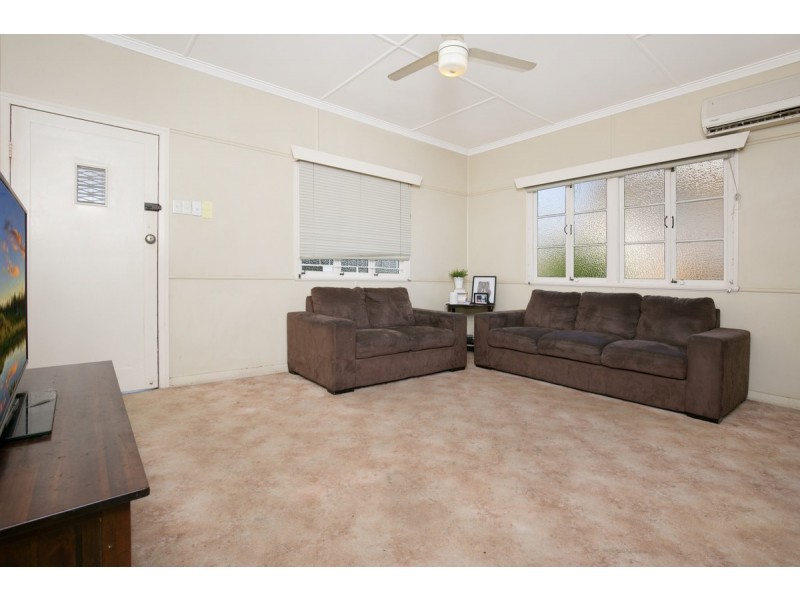 97 Murton Avenue, Holland Park QLD 4121