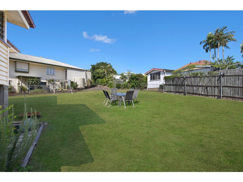 97 Murton Avenue, Holland Park QLD 4121