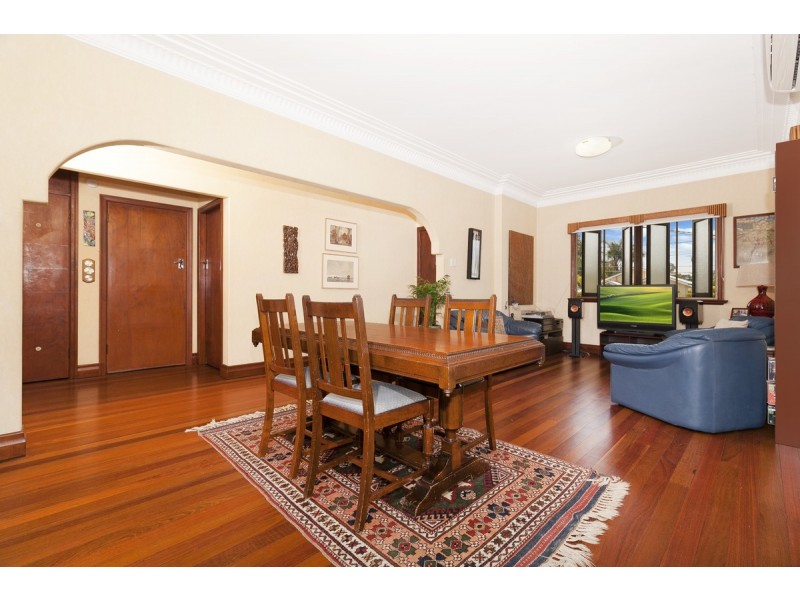 23 Palmer Street, Greenslopes QLD 4120