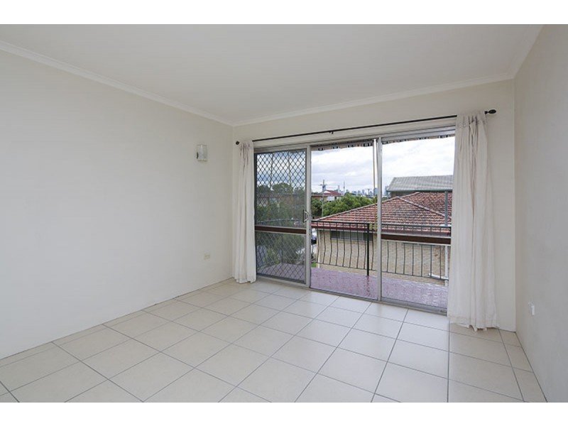 4/32 Macaulay Street, Coorparoo QLD 4151