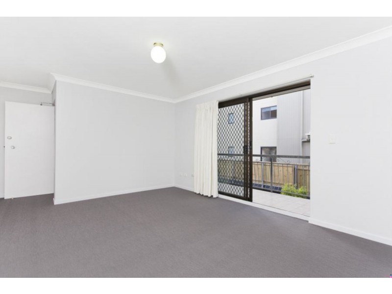 2/50 Knowsley Street, Greenslopes QLD 4120