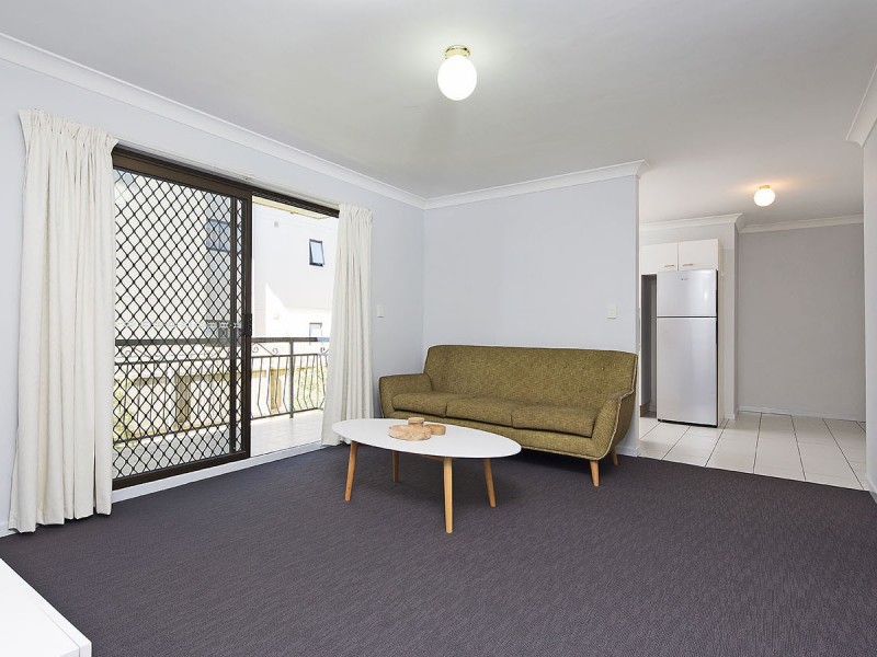 2/50 Knowsley Street, Greenslopes QLD 4120