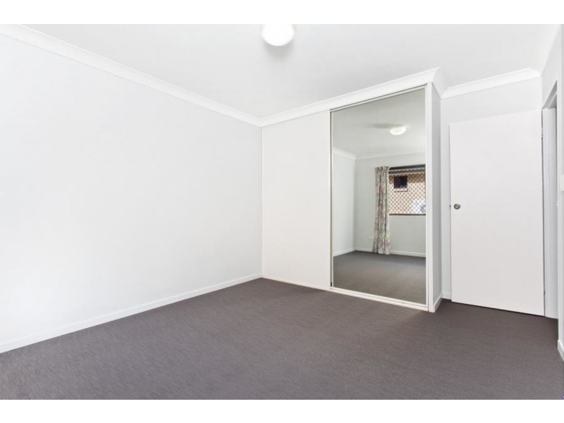 2/50 Knowsley Street, Greenslopes QLD 4120
