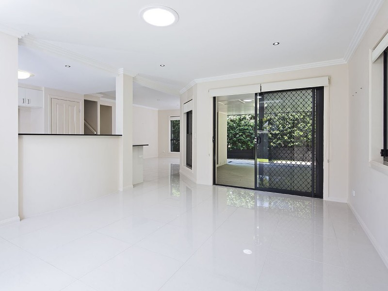 16 Glyn Street, Coorparoo QLD 4151