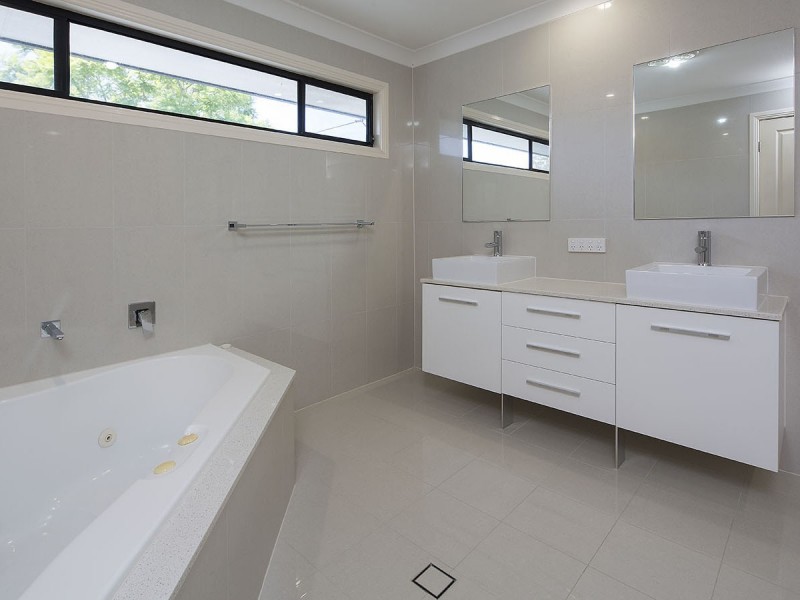 16 Glyn Street, Coorparoo QLD 4151