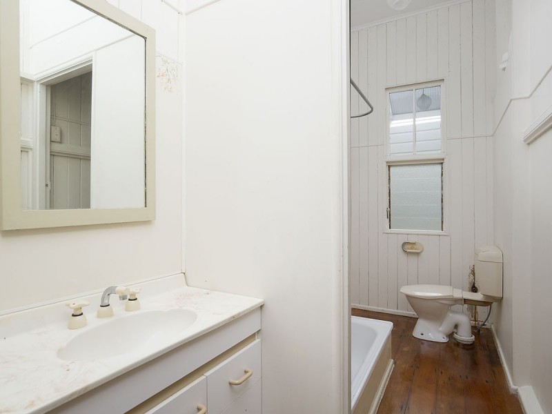 72 Lewin Street, Bardon QLD 4065