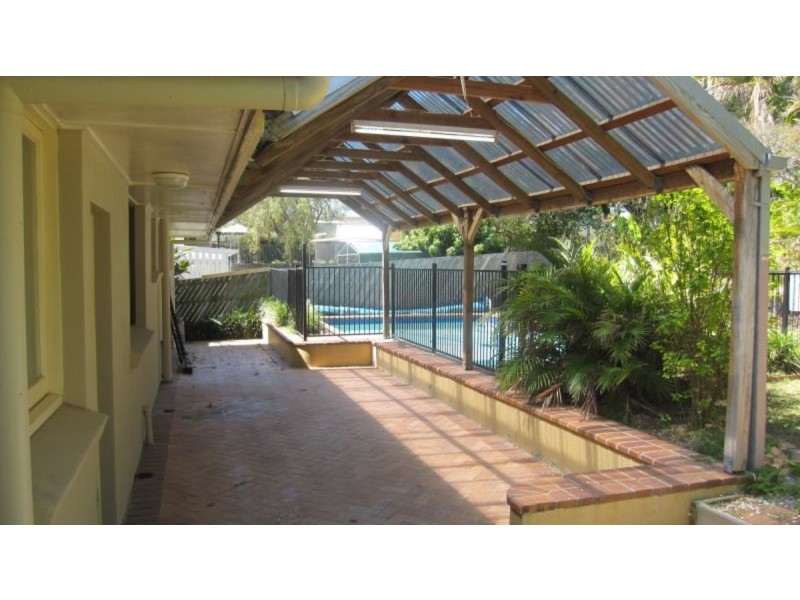 433 Nursery Road, Holland Park QLD 4121