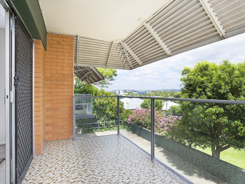 2/15 Dowar Street, Coorparoo QLD 4151