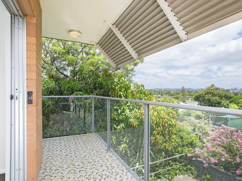 2/15 Dowar Street, Coorparoo QLD 4151