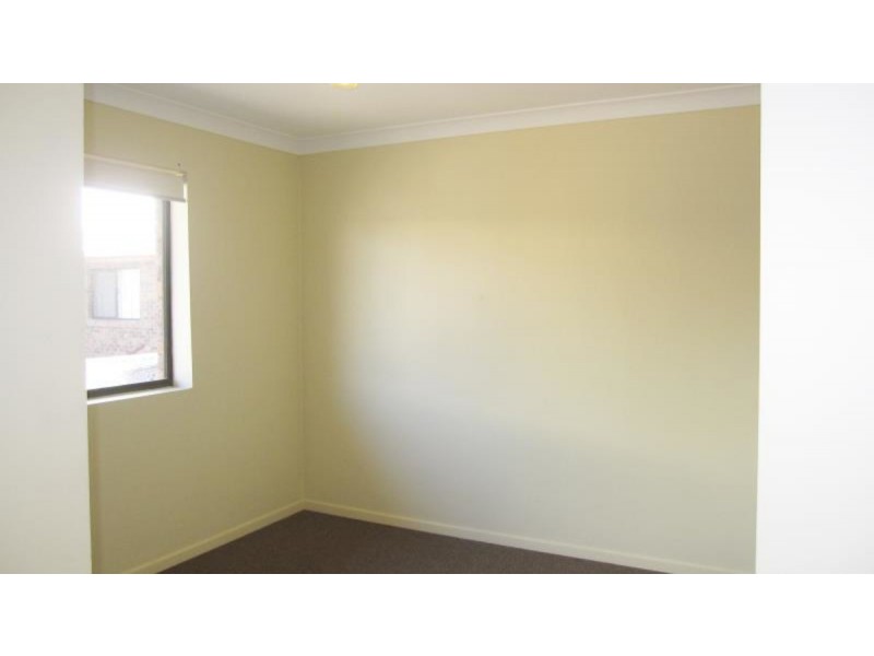 8/18 Rolle Street, Holland Park West QLD 4121