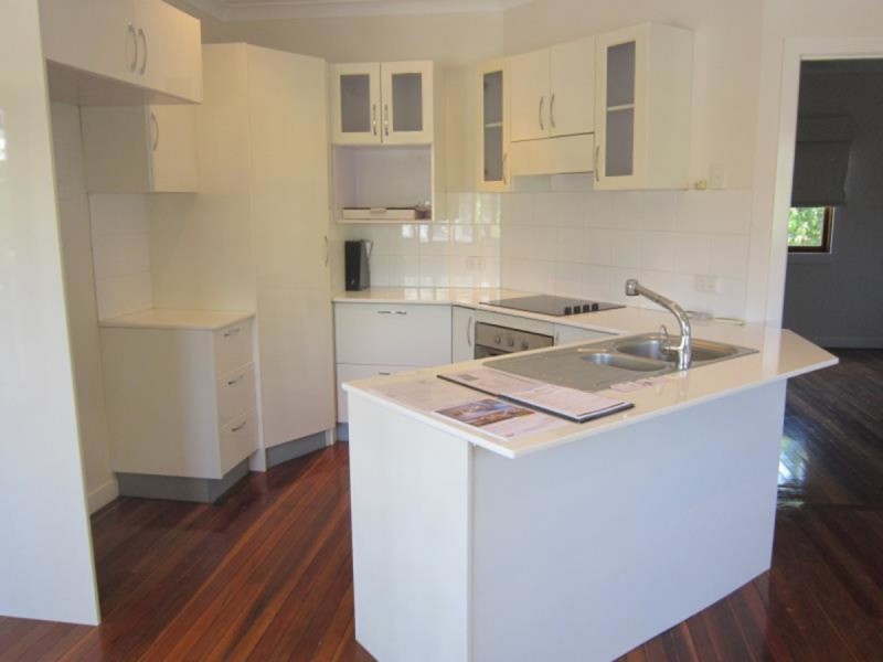 57 Molloy Road, Cannon Hill QLD 4170