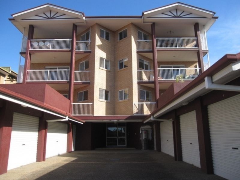 2/37 Ninth Avenue, Coorparoo QLD 4151