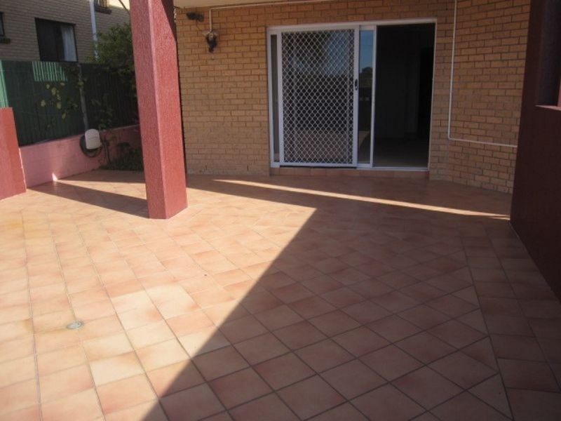 2/37 Ninth Avenue, Coorparoo QLD 4151