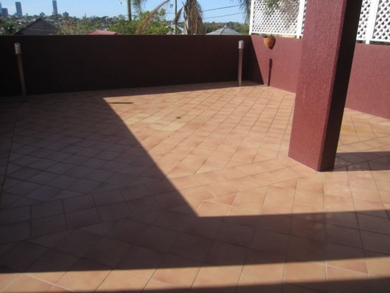 2/37 Ninth Avenue, Coorparoo QLD 4151