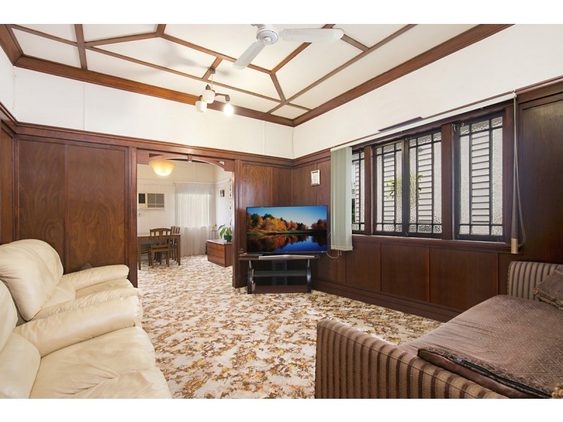 22 Nellie Street, Camp Hill QLD 4152