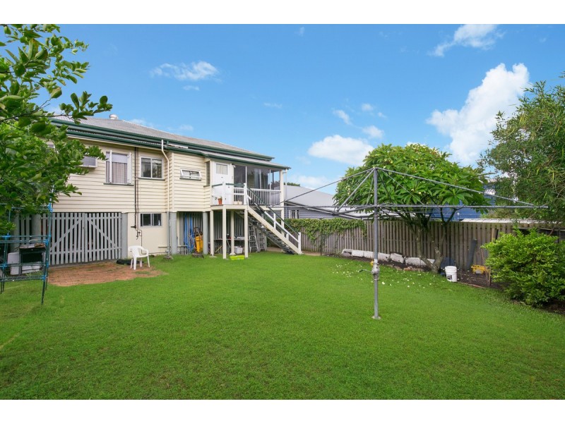 22 Nellie Street, Camp Hill QLD 4152