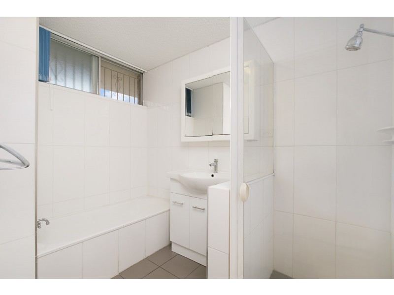 3/248 Cavendish Road, Coorparoo QLD 4151