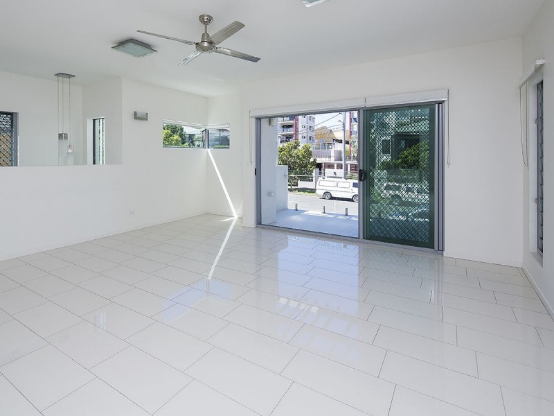 2/12 Kitchener Street, Coorparoo QLD 4151