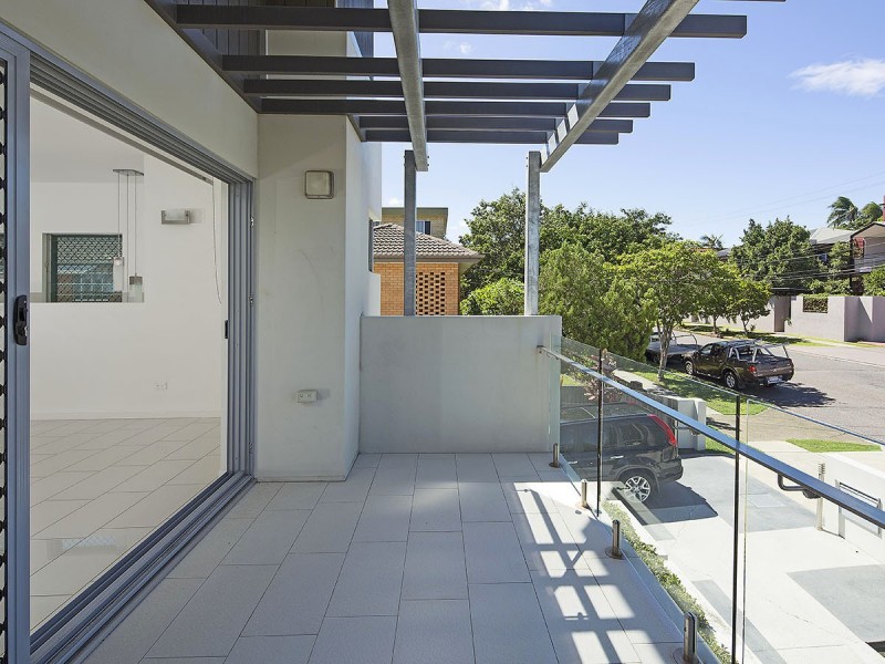 2/12 Kitchener Street, Coorparoo QLD 4151