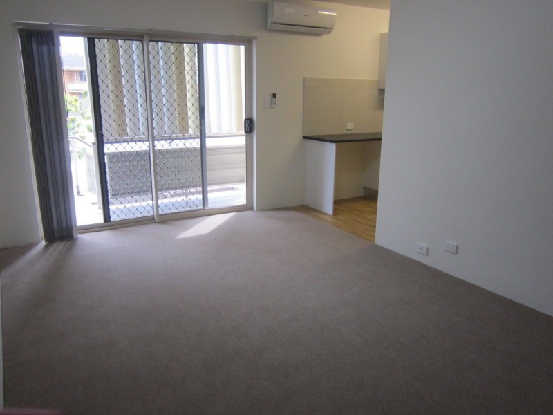 1/4 Nicklin Street, Coorparoo QLD 4151